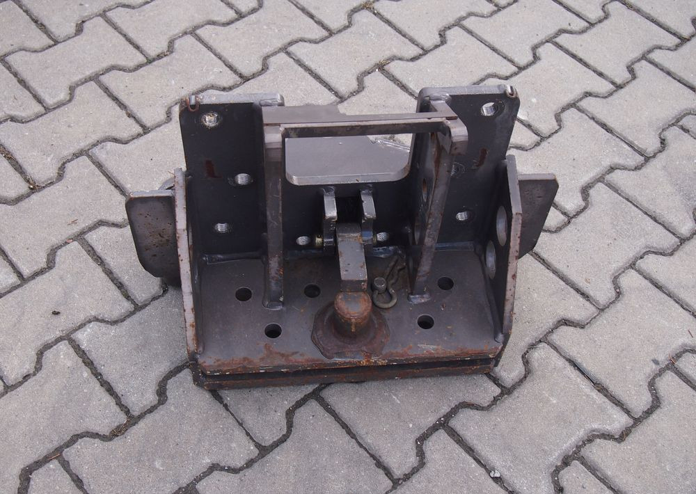 Części do Ciągnika Massey Ferguson MF 3000, 6000 Zaczep dolny do MF 3000, 3100, 6000, - Carroceria e exterior para Máquina agrícola: foto 1 Części do Ciągnika Massey Ferguson MF 3000, 6000 Zaczep dolny do MF 3000, 3100, 6000, - Carroceria e exterior para Máquina agrícola: foto 1