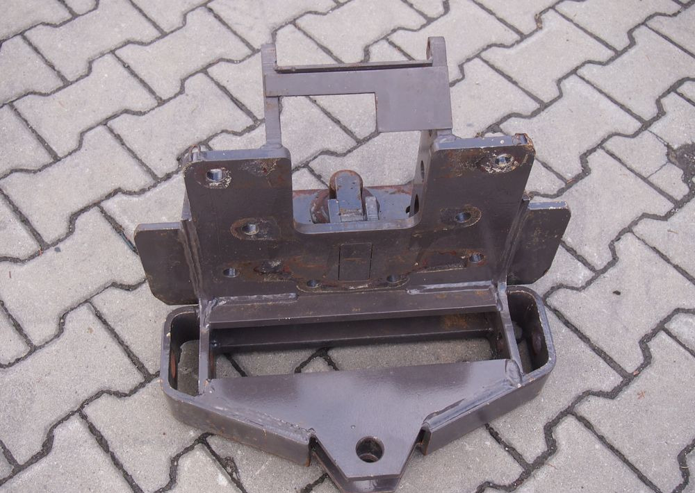 Części do Ciągnika Massey Ferguson MF 3000, 6000 Zaczep dolny do MF 3000, 3100, 6000, - Carroceria e exterior para Máquina agrícola: foto 2 Części do Ciągnika Massey Ferguson MF 3000, 6000 Zaczep dolny do MF 3000, 3100, 6000, - Carroceria e exterior para Máquina agrícola: foto 2