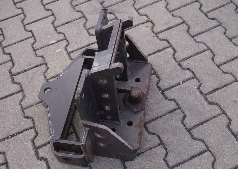 Części do Ciągnika Massey Ferguson MF 3000, 6000 Zaczep dolny do MF 3000, 3100, 6000, - Carroceria e exterior para Máquina agrícola: foto 3 Części do Ciągnika Massey Ferguson MF 3000, 6000 Zaczep dolny do MF 3000, 3100, 6000, - Carroceria e exterior para Máquina agrícola: foto 3