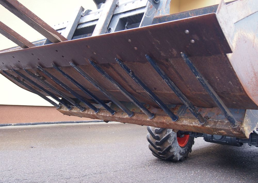 Ładowarka teleskopowa Bobcat T2556 2005 Ładowarka teleskopowa BOBCAT - Empilhador telescópico: foto 4 Ładowarka teleskopowa Bobcat T2556 2005 Ładowarka teleskopowa BOBCAT - Empilhador telescópico: foto 4