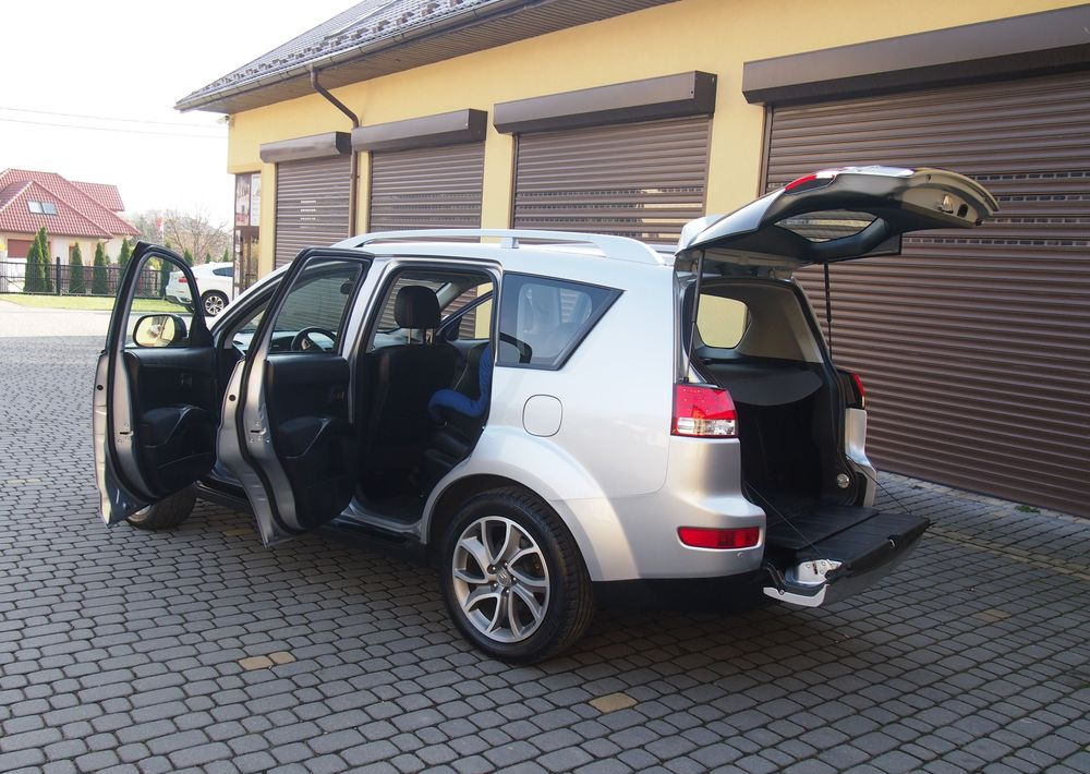 Automóvel Samochód Citroen C-Crosser 2.2 HDI 2010 Samochód osobowy SUW 4x4: foto 8 Automóvel Samochód Citroen C-Crosser 2.2 HDI 2010 Samochód osobowy SUW 4x4: foto 8