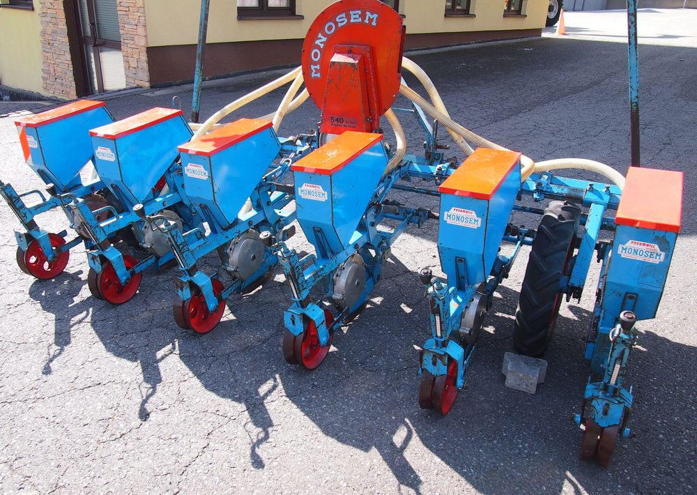 Siewnik Monosem   do kukurydzy ,buraków i słonecznika - Semeadora de precisão: foto 5 Siewnik Monosem   do kukurydzy ,buraków i słonecznika - Semeadora de precisão: foto 5