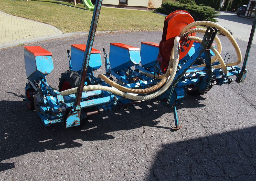 Siewnik Monosem   do kukurydzy ,buraków i słonecznika - Semeadora de precisão: foto 3 Siewnik Monosem   do kukurydzy ,buraków i słonecznika - Semeadora de precisão: foto 3