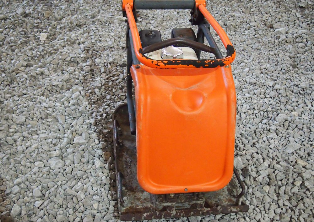 Ubijarka Belle PC5000E 2009 Zagęszczarka ubijarka Bella - Placas vibratórias: foto 5 Ubijarka Belle PC5000E 2009 Zagęszczarka ubijarka Bella - Placas vibratórias: foto 5