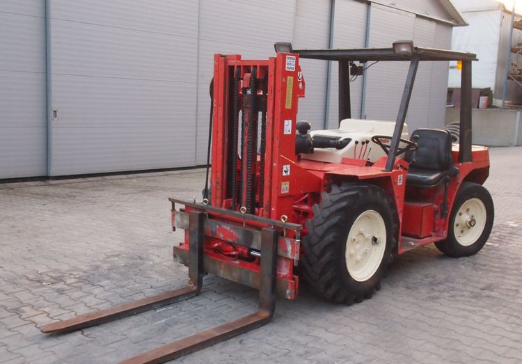 Wózek widłowy Manitou MC.20.HP 1992 - Empilhador a diesel: foto 2 Wózek widłowy Manitou MC.20.HP 1992 - Empilhador a diesel: foto 2