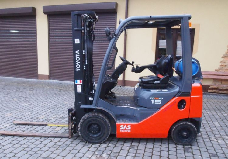Wózek widłowy Toyota 8FGF15 2018 TRIPLEX system SAS (blokowanie tylnej osi) - Empilhador a gás: foto 3 Wózek widłowy Toyota 8FGF15 2018 TRIPLEX system SAS (blokowanie tylnej osi) - Empilhador a gás: foto 3