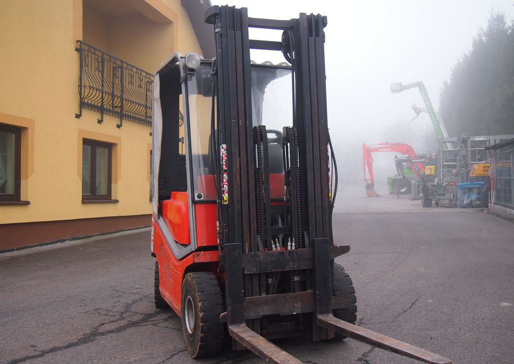 Wózek widłowy Toyota 8f 2011 TRIPLEX - Empilhador a gás: foto 3 Wózek widłowy Toyota 8f 2011 TRIPLEX - Empilhador a gás: foto 3