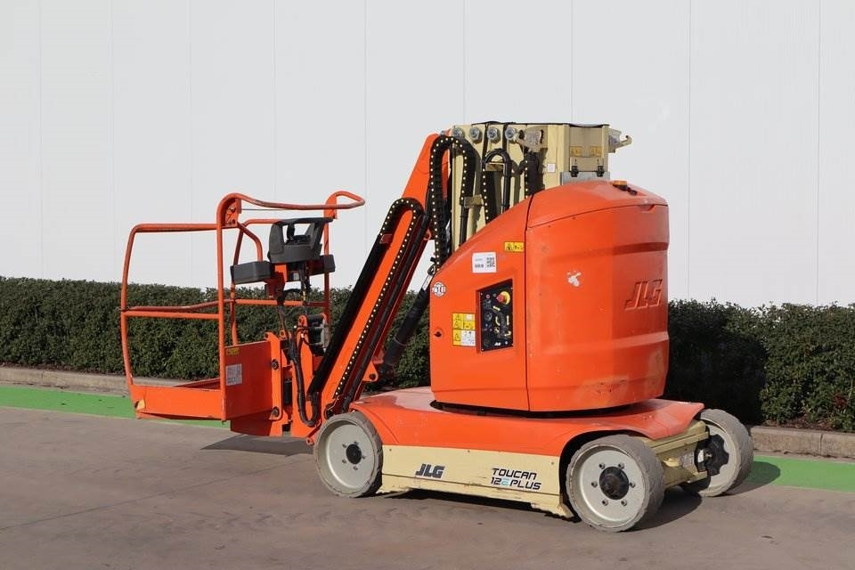 JLG Toucan 12E+ - Plataforma de mastro vertical: foto 2 JLG Toucan 12E+ - Plataforma de mastro vertical: foto 2