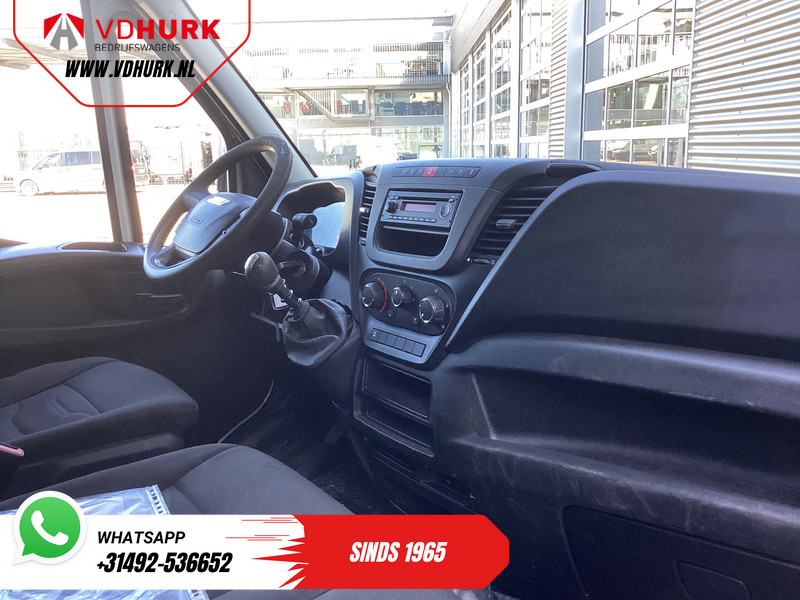 Iveco Daily 35C13V 2.3 L2H2 EXPORT ONLY Dubbel lucht/ 3.5t Trekverm./ Airco/ 3 Persoons/ Gev. Stoel/ Trekhaak - Furgão: foto 3 Iveco Daily 35C13V 2.3 L2H2 EXPORT ONLY Dubbel lucht/ 3.5t Trekverm./ Airco/ 3 Persoons/ Gev. Stoel/ Trekhaak - Furgão: foto 3