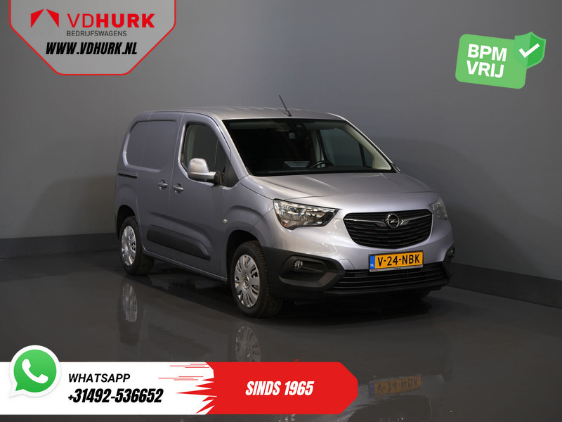 Opel Combo 1.2 Turbo 130 pk Aut. BENZINE BPM VRIJ! Keyless/ Carplay/ PDC/ Cruise/ Trekhaak/ Airco - Furgão compacto: foto 1 Opel Combo 1.2 Turbo 130 pk Aut. BENZINE BPM VRIJ! Keyless/ Carplay/ PDC/ Cruise/ Trekhaak/ Airco - Furgão compacto: foto 1