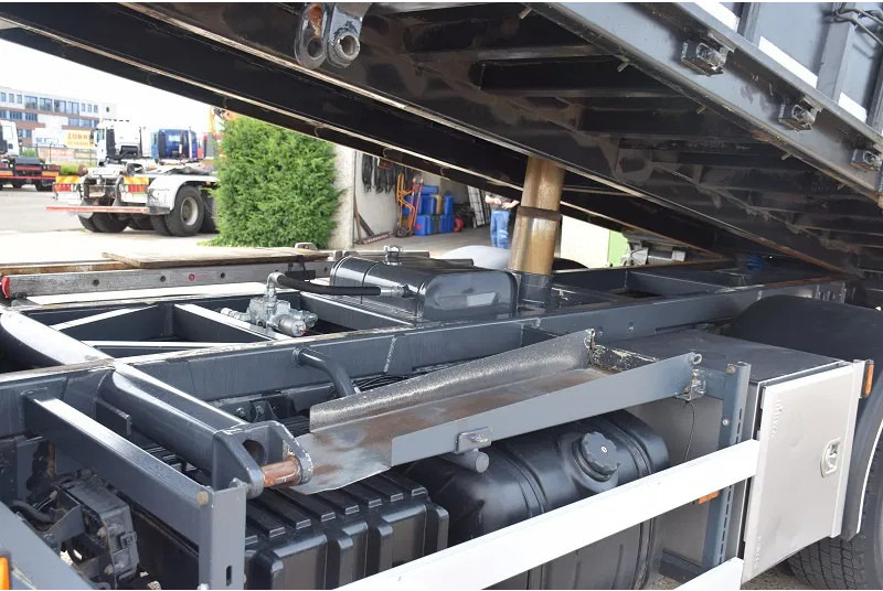 Camião basculante DAF LF 310: foto 17