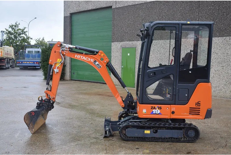 Hitachi ZX19.6 CR - Mini escavadeira: foto 2 Hitachi ZX19.6 CR - Mini escavadeira: foto 2