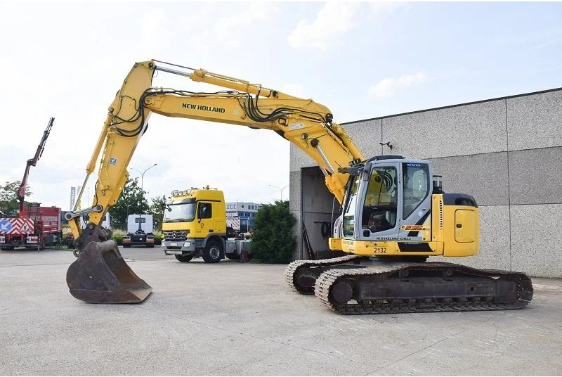 New Holland Kobelco E235B SR-LCT - Escavadora de rastos: foto 1 New Holland Kobelco E235B SR-LCT - Escavadora de rastos: foto 1