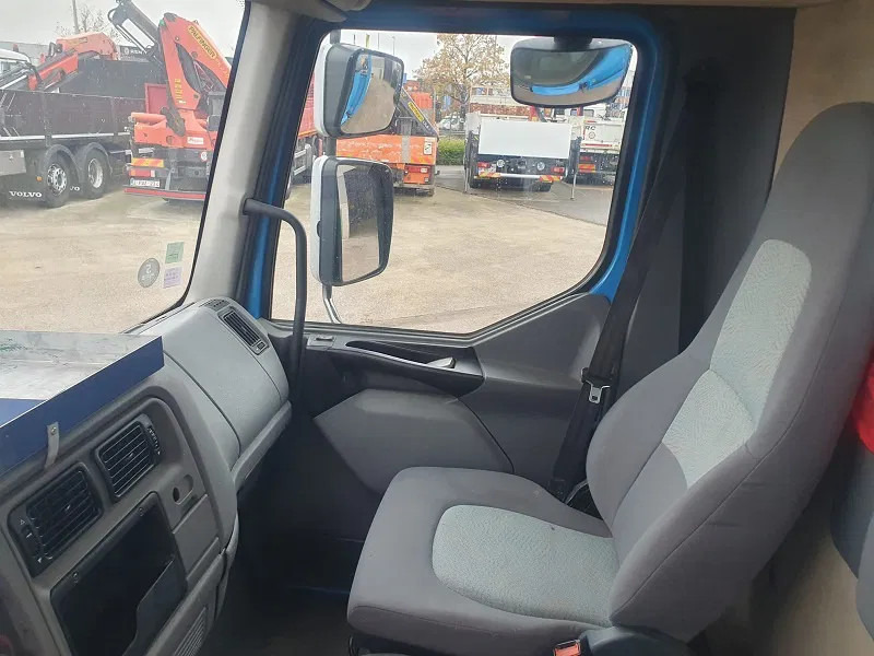 Renault DCi 220 - Camião grua: foto 5 Renault DCi 220 - Camião grua: foto 5