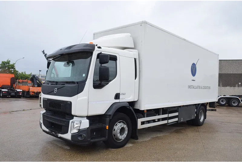 Volvo FE 250 - Camião furgão: foto 1 Volvo FE 250 - Camião furgão: foto 1