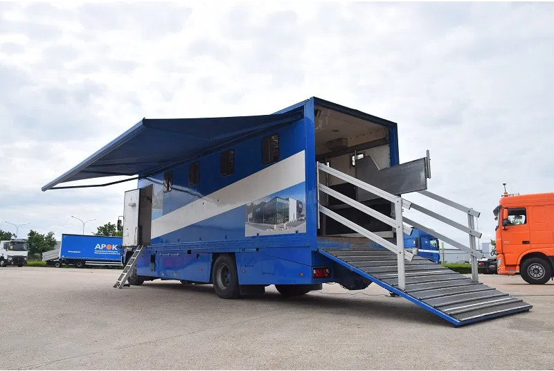 Camião de transporte de cavalos Volvo FL 250 - 19 ton ( 7 PAARDEN ): foto 1