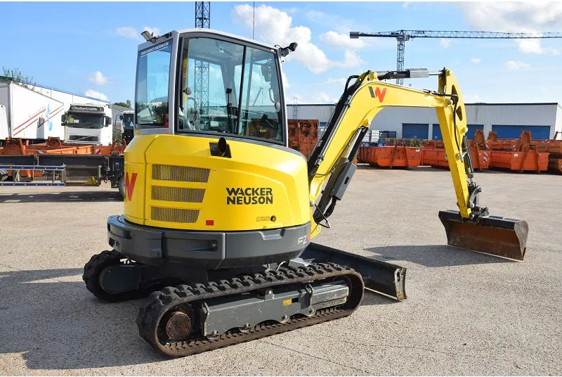 WACKER NEUSON Neuson Wacker 4 TON EZ36 -stock id104 - Mini escavadeira: foto 1 WACKER NEUSON Neuson Wacker 4 TON EZ36 -stock id104 - Mini escavadeira: foto 1