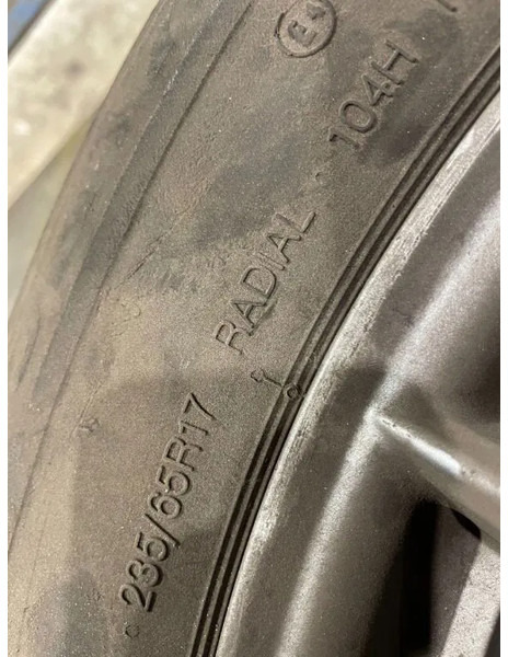 Continental Continental banden met velgen 235/65 R17 - Jantes e pneus para Automóvel: foto 4 Continental Continental banden met velgen 235/65 R17 - Jantes e pneus para Automóvel: foto 4