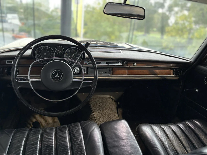 Mercedes-Benz 280SE *OldTimer*Automaat*LerenZetels*Schuifdak* - Automóvel: foto 3 Mercedes-Benz 280SE *OldTimer*Automaat*LerenZetels*Schuifdak* - Automóvel: foto 3