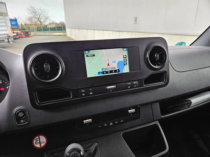 Mercedes-Benz Sprinter 317 CDI*L2H2*360°CAMERA*TEMPOMAT*NAVIGATIE*STOELVERWARMING* - Furgão: foto 5 Mercedes-Benz Sprinter 317 CDI*L2H2*360°CAMERA*TEMPOMAT*NAVIGATIE*STOELVERWARMING* - Furgão: foto 5