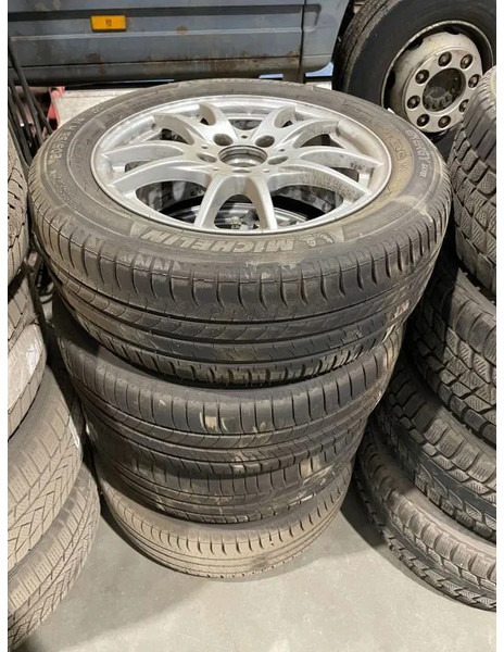 Michelin *205/55 R16 - Jantes e pneus para Automóvel: foto 1 Michelin *205/55 R16 - Jantes e pneus para Automóvel: foto 1