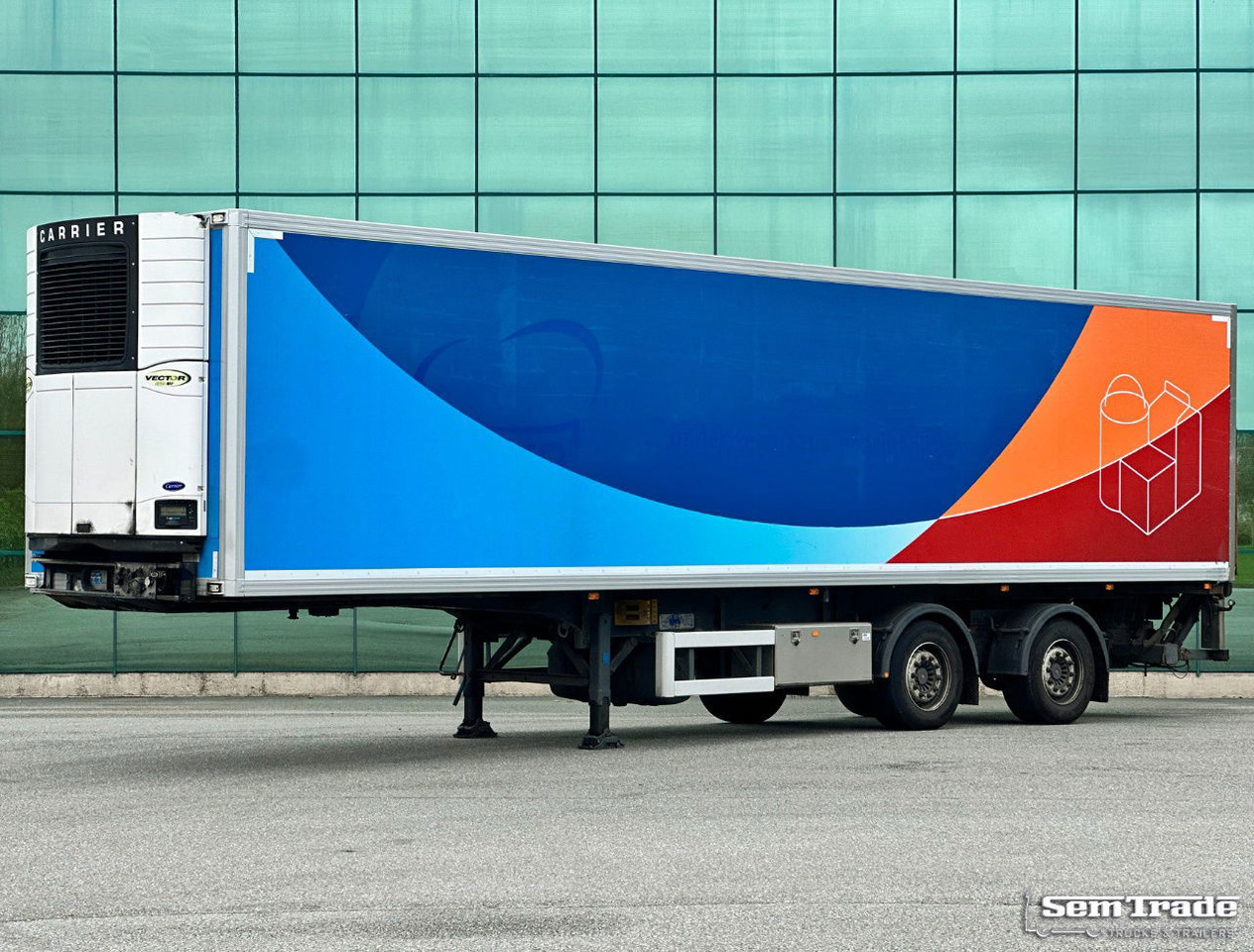 Diversen City Trailer Carrier Vector 1850 MT TRI-Temp Tail Lift Side Door Steering Axle 2 Pieces Available - Semi-reboque frigorífico: foto 1 Diversen City Trailer Carrier Vector 1850 MT TRI-Temp Tail Lift Side Door Steering Axle 2 Pieces Available - Semi-reboque frigorífico: foto 1