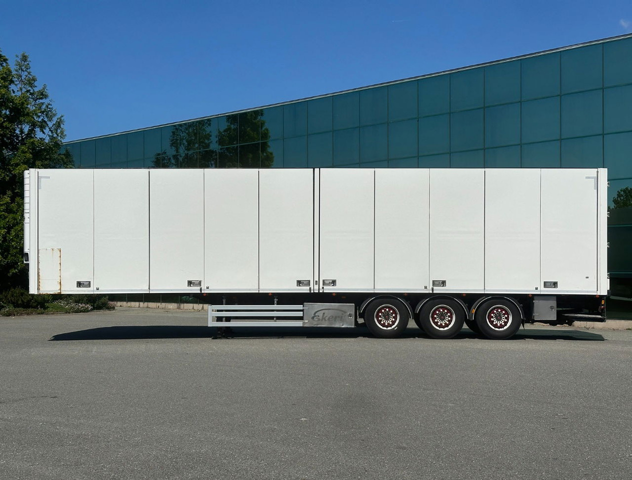Ekeri 3-AS Multi Temp 1335 x 250 x 271 CM Inside Tail Lift - Semi-reboque frigorífico: foto 2 Ekeri 3-AS Multi Temp 1335 x 250 x 271 CM Inside Tail Lift - Semi-reboque frigorífico: foto 2