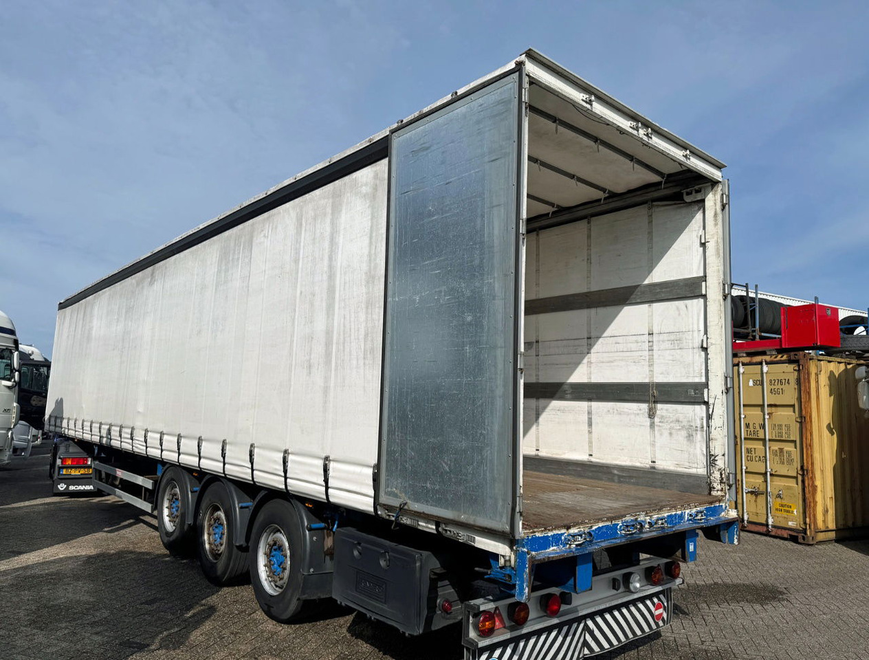 Semi-reboque de lona Renders 3 Axle Disc Brakes Lift Axle Nice Chassis Wooden Floor Sliding Roof: foto 17