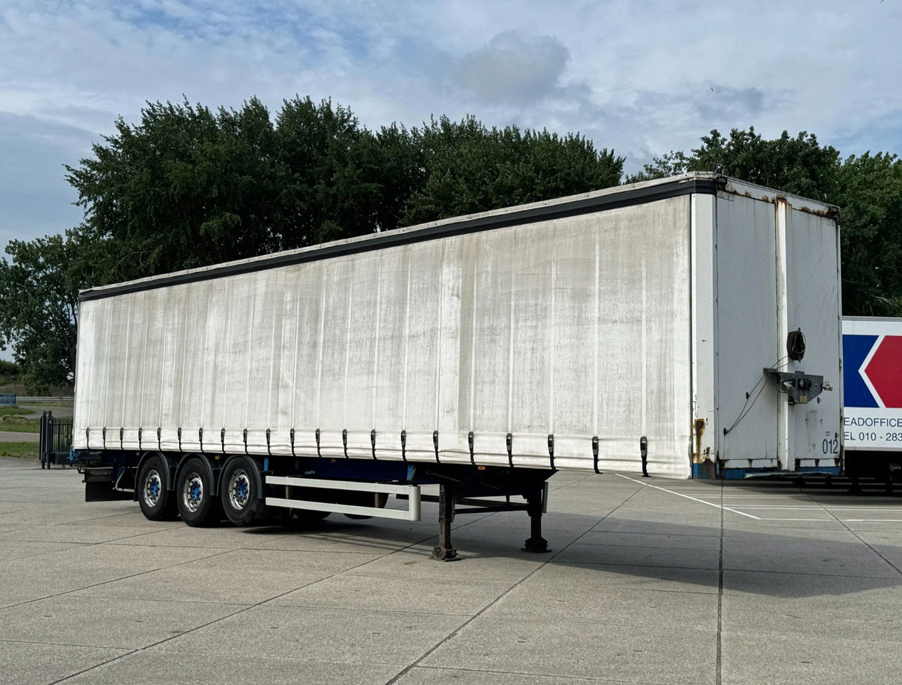 Semi-reboque de lona Renders 3 Axle Disc Brakes Lift Axle Nice Chassis Wooden Floor Sliding Roof: foto 7