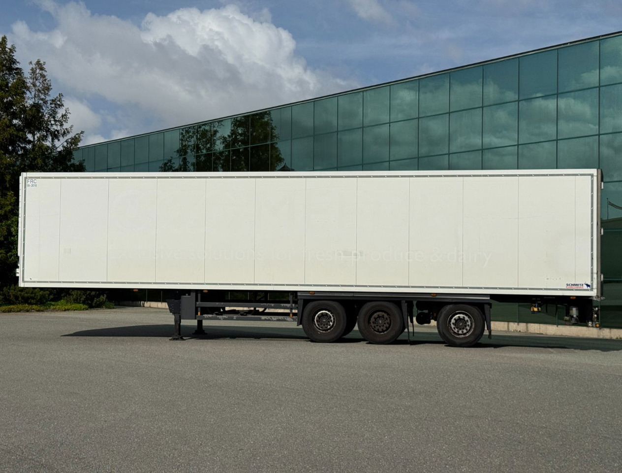 Schmitz Cargobull 3-AS Stuuras Carrier Vector 1550 Gegalvaniseerd Chassis Zeer Goede Banden TOP Staat NL Trailer - Semi-reboque frigorífico: foto 2 Schmitz Cargobull 3-AS Stuuras Carrier Vector 1550 Gegalvaniseerd Chassis Zeer Goede Banden TOP Staat NL Trailer - Semi-reboque frigorífico: foto 2
