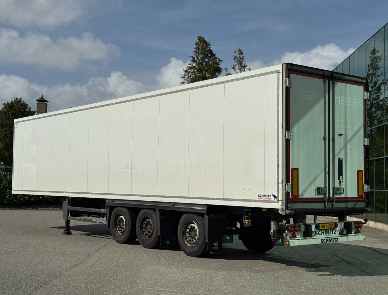 Schmitz Cargobull 3-AS Stuuras Carrier Vector 1550 Gegalvaniseerd Chassis Zeer Goede Banden TOP Staat NL Trailer - Semi-reboque frigorífico: foto 3 Schmitz Cargobull 3-AS Stuuras Carrier Vector 1550 Gegalvaniseerd Chassis Zeer Goede Banden TOP Staat NL Trailer - Semi-reboque frigorífico: foto 3
