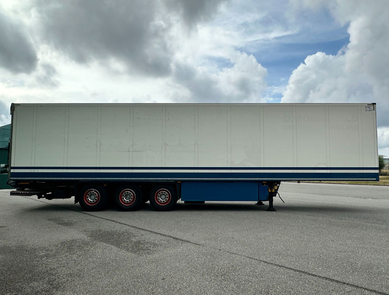 Schmitz Cargobull SCBS3B Carrier Vector 1550 Only 3367 Engine Hours Flowerwide 270 CM High Inside Lift Axle Tail Lift - Semi-reboque frigorífico: foto 5 Schmitz Cargobull SCBS3B Carrier Vector 1550 Only 3367 Engine Hours Flowerwide 270 CM High Inside Lift Axle Tail Lift - Semi-reboque frigorífico: foto 5