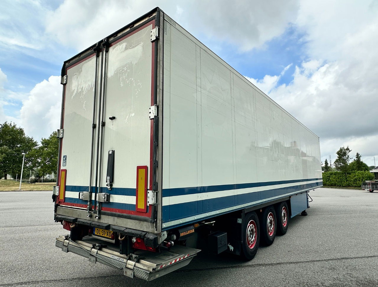 Schmitz Cargobull SCBS3B Carrier Vector 1550 Only 3367 Engine Hours Flowerwide 270 CM High Inside Lift Axle Tail Lift - Semi-reboque frigorífico: foto 4 Schmitz Cargobull SCBS3B Carrier Vector 1550 Only 3367 Engine Hours Flowerwide 270 CM High Inside Lift Axle Tail Lift - Semi-reboque frigorífico: foto 4