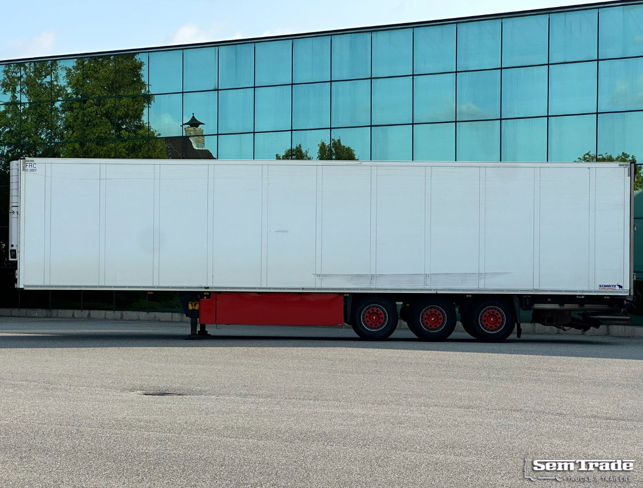 Schmitz Cargobull SKO24 Carrier Vector 1850 2X Lift Axle Flowerwide 270 CM High Holland Trailer - Semi-reboque frigorífico: foto 2 Schmitz Cargobull SKO24 Carrier Vector 1850 2X Lift Axle Flowerwide 270 CM High Holland Trailer - Semi-reboque frigorífico: foto 2