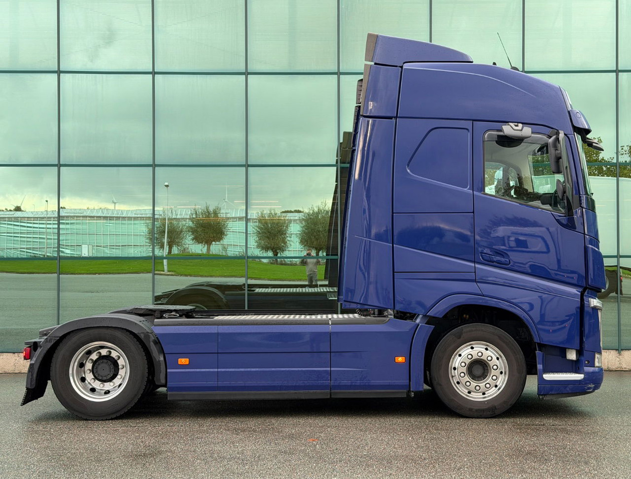 Volvo FH 460 Globetrotter 2x Tanks 811.000 KM TOP Condition NL Truck - Tractor: foto 5 Volvo FH 460 Globetrotter 2x Tanks 811.000 KM TOP Condition NL Truck - Tractor: foto 5