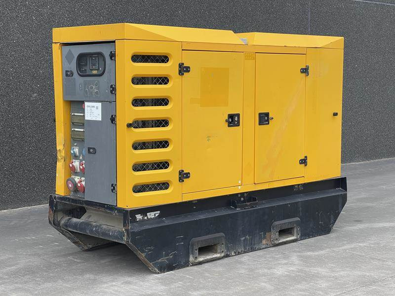 SDMO R 110 C 3 - Gerador elétrico: foto 1 SDMO R 110 C 3 - Gerador elétrico: foto 1