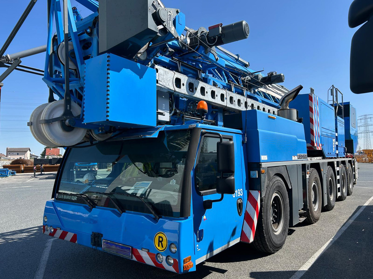 LIEBHERR MK 140 Plus - Grua móvel: foto 1 LIEBHERR MK 140 Plus - Grua móvel: foto 1