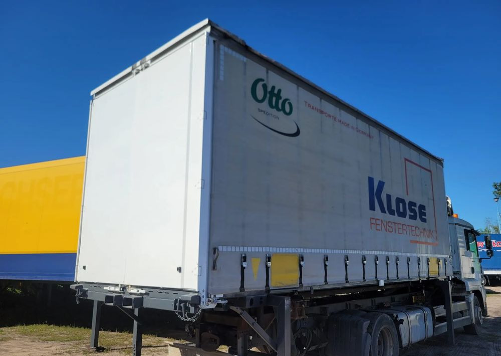 Krone - Toldo carroçaria: foto 1 Krone - Toldo carroçaria: foto 1