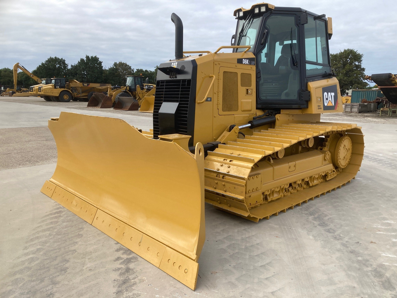 CATERPILLAR D6K2 LGP - Buldôzer: foto 1 CATERPILLAR D6K2 LGP - Buldôzer: foto 1