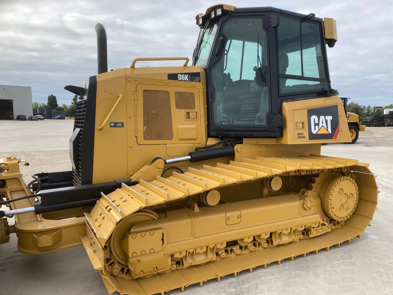 CATERPILLAR D6K2 LGP - Buldôzer: foto 2 CATERPILLAR D6K2 LGP - Buldôzer: foto 2
