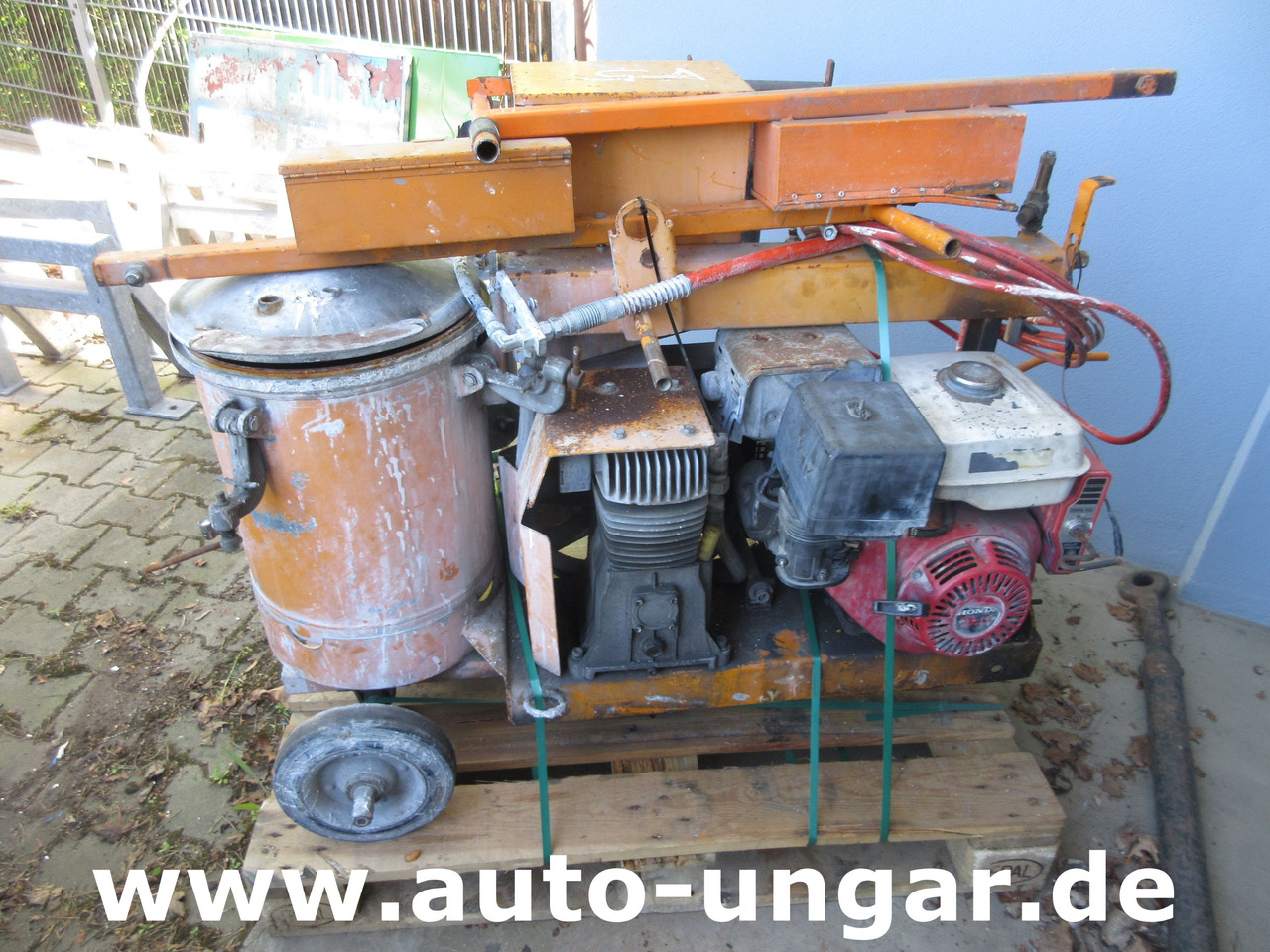 - Máquina de asfalto: foto 1 - Máquina de asfalto: foto 1