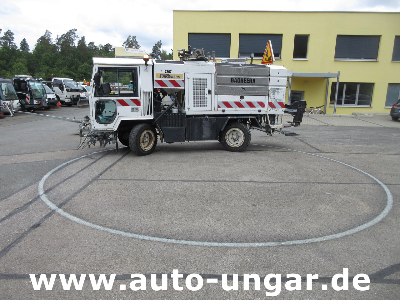 Euroliners Trassar Bagheera Markiermaschine Roadmarking Straßenmarkierung - Máquina de asfalto: foto 1 Euroliners Trassar Bagheera Markiermaschine Roadmarking Straßenmarkierung - Máquina de asfalto: foto 1