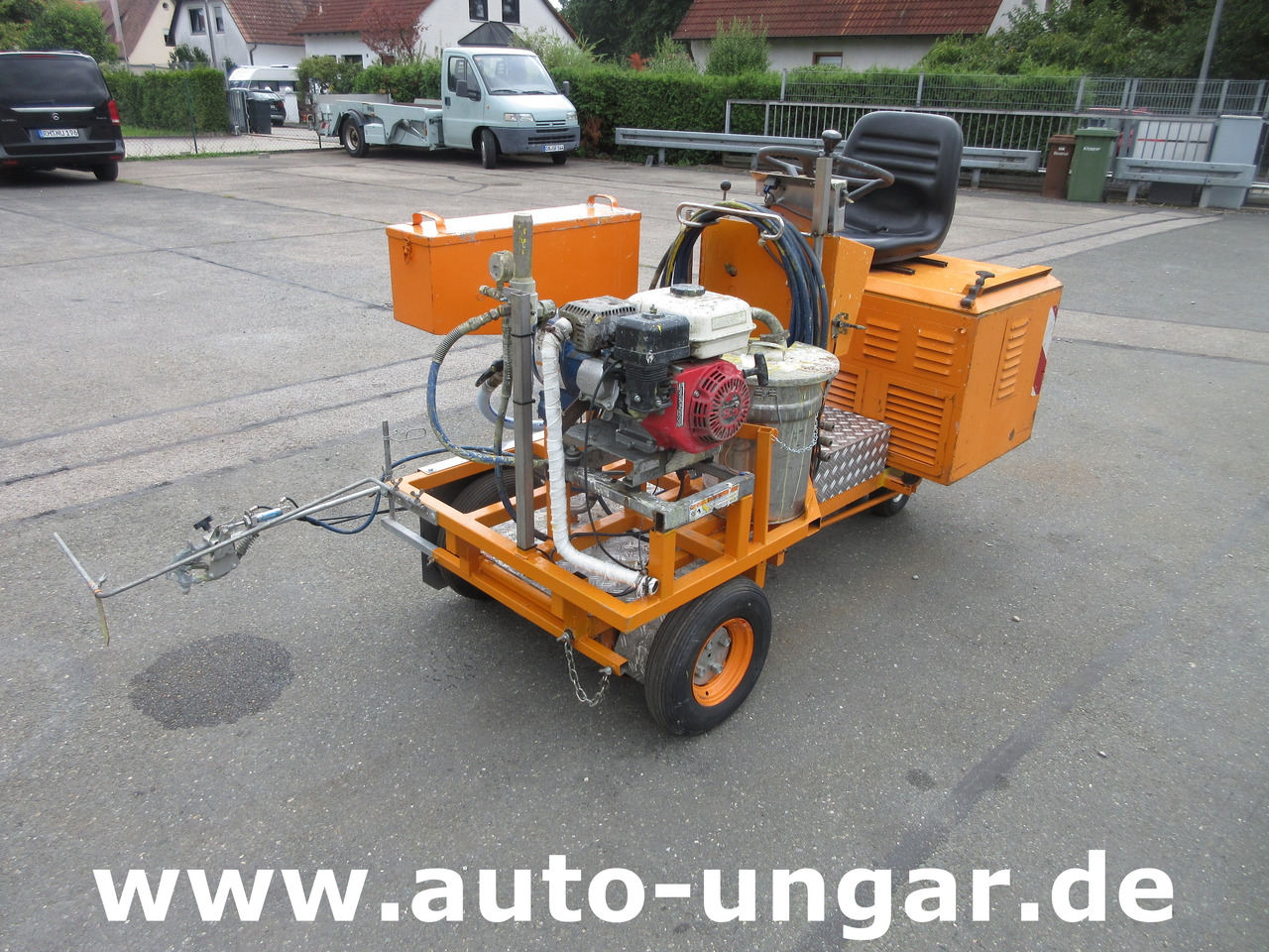 Graco LineLazer II 5900 auf Zindel VarioZet Linedriver Perlstreuer + Airless-Farb-Spritze Hofmann - Máquina de asfalto: foto 2 Graco LineLazer II 5900 auf Zindel VarioZet Linedriver Perlstreuer + Airless-Farb-Spritze Hofmann - Máquina de asfalto: foto 2