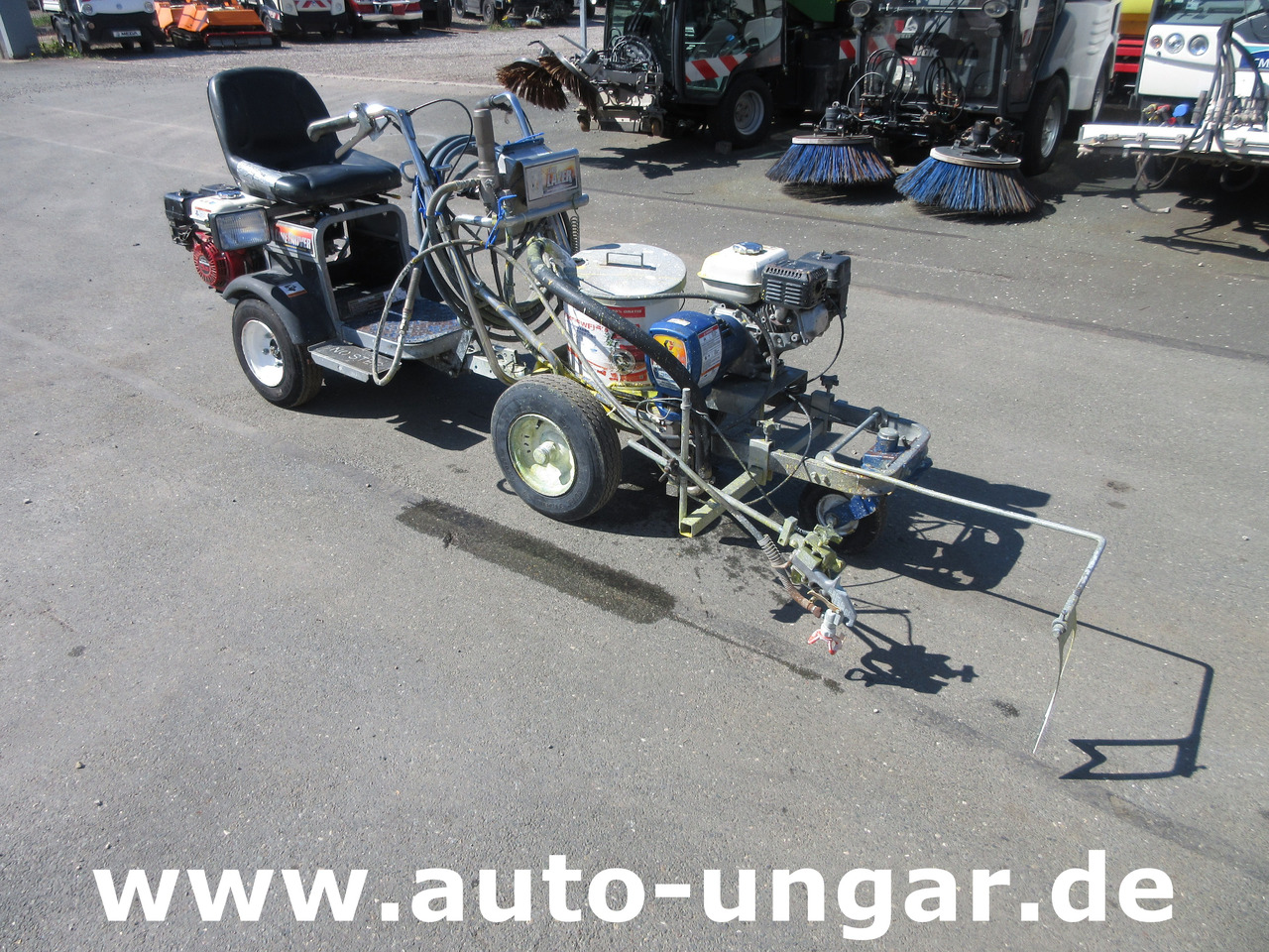 Graco LineLazer III 3900 Linedriver ride-on striper Roadmarking Straßenmarkierung - Máquina de asfalto: foto 1 Graco LineLazer III 3900 Linedriver ride-on striper Roadmarking Straßenmarkierung - Máquina de asfalto: foto 1