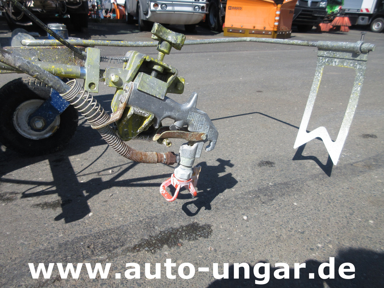 Graco LineLazer III 3900 Linedriver ride-on striper Roadmarking Straßenmarkierung - Máquina de asfalto: foto 5 Graco LineLazer III 3900 Linedriver ride-on striper Roadmarking Straßenmarkierung - Máquina de asfalto: foto 5