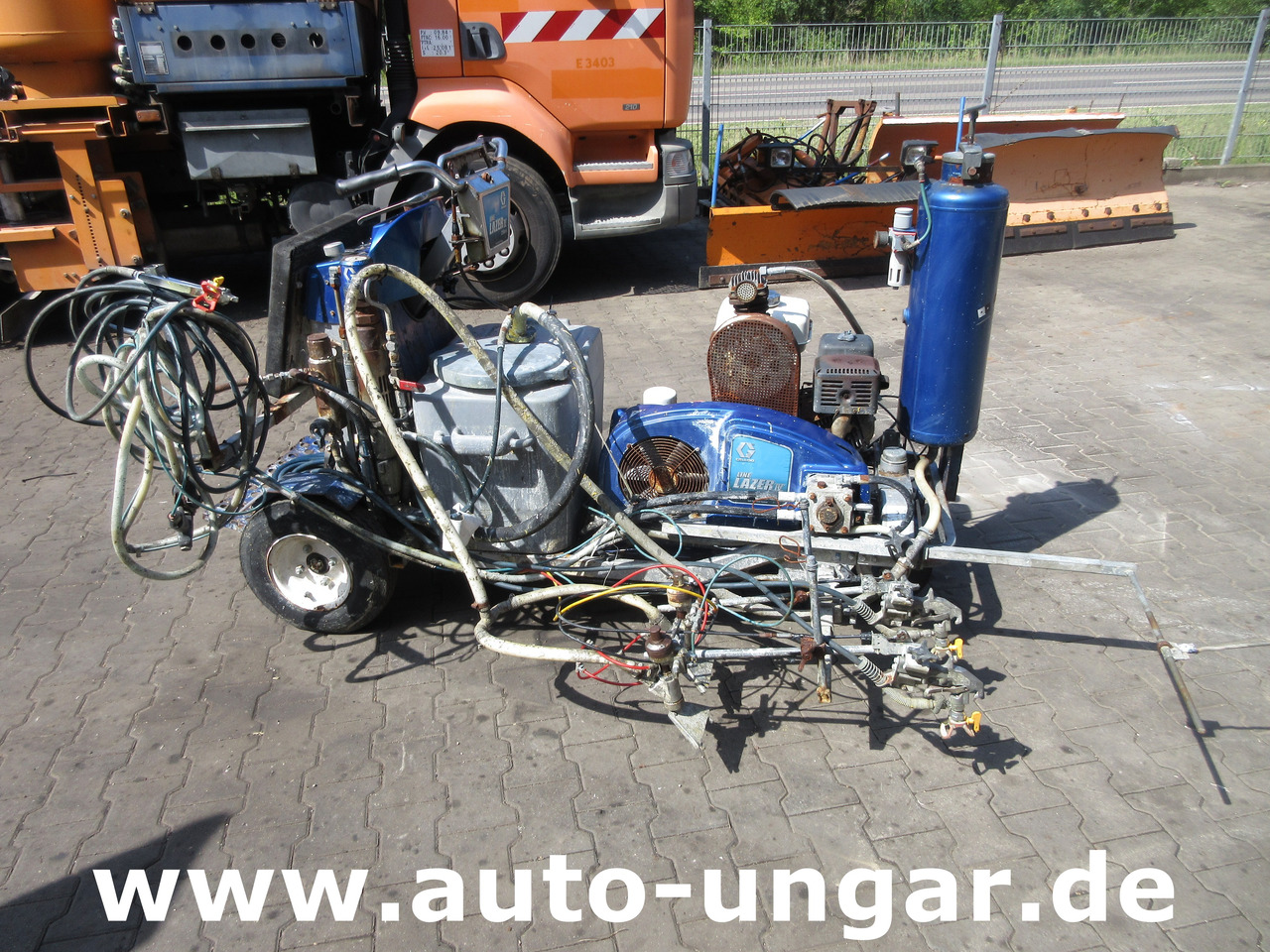 Graco LineLazer IV 250 SPS selbstfahrend Airless Perlen Roadmarking Straßenmarkierung - Máquina de asfalto: foto 1 Graco LineLazer IV 250 SPS selbstfahrend Airless Perlen Roadmarking Straßenmarkierung - Máquina de asfalto: foto 1