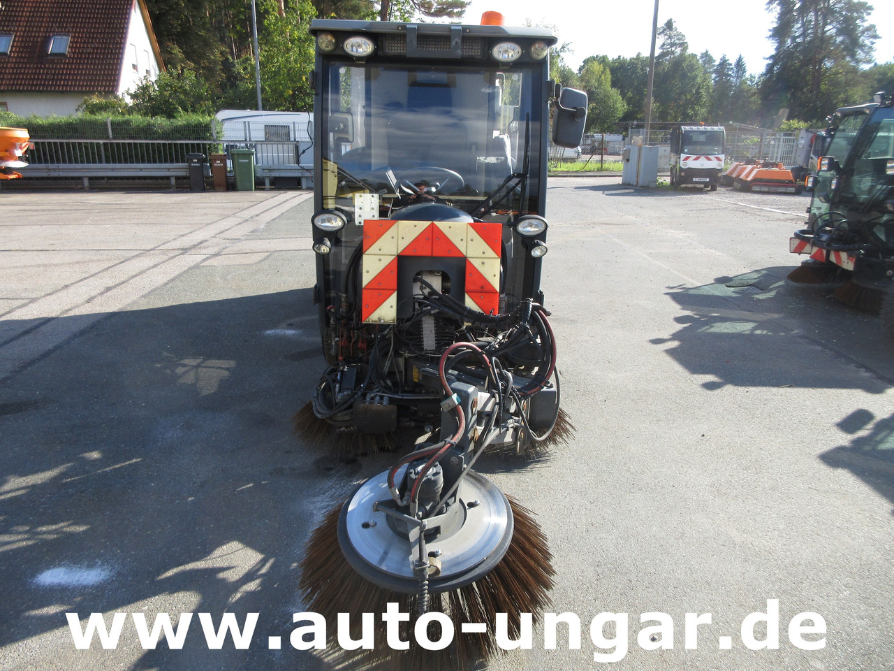 Hako CM 1600 Kehrmaschine 4x4 Baujahr 2018 3 Besen MOTORSCHADEN - Varredora urbana: foto 2 Hako CM 1600 Kehrmaschine 4x4 Baujahr 2018 3 Besen MOTORSCHADEN - Varredora urbana: foto 2