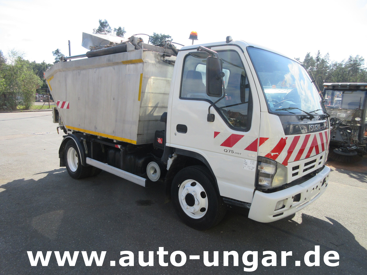 ISUZU NQR smoother NPR 75 Q75.Y07 Faun Müllwagen Euro 4 Kipper Lifter Presse - Caminhão de lixo: foto 3 ISUZU NQR smoother NPR 75 Q75.Y07 Faun Müllwagen Euro 4 Kipper Lifter Presse - Caminhão de lixo: foto 3
