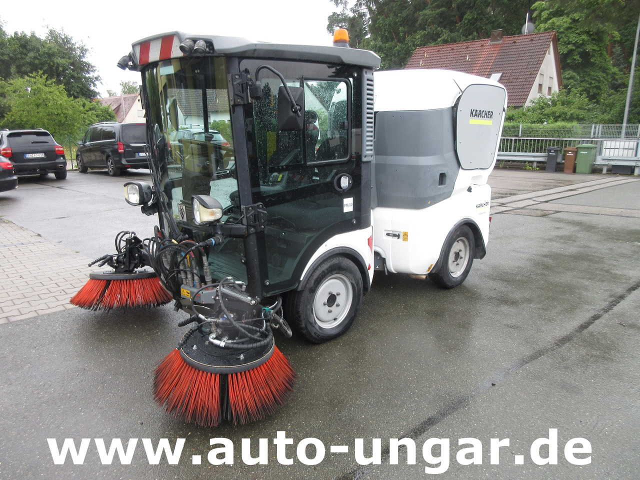 KÄRCHER MC130 Advanced Kehrmaschine Geräteträger 4x4 Kommunalfahrzeug MIC 130 Professional - Varredora urbana: foto 3 KÄRCHER MC130 Advanced Kehrmaschine Geräteträger 4x4 Kommunalfahrzeug MIC 130 Professional - Varredora urbana: foto 3