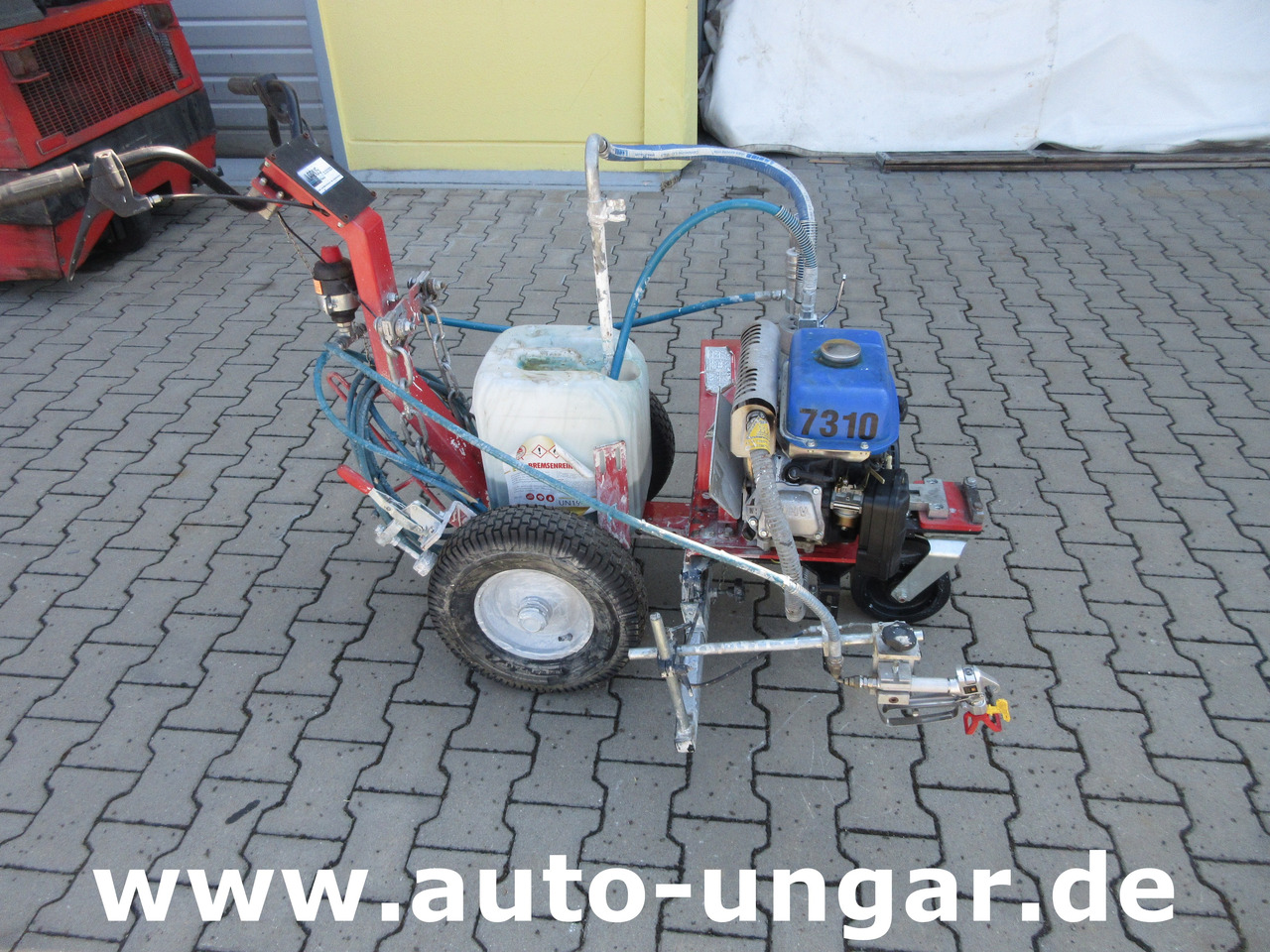 Larius Miro Liner Plus Airless Roadmarking Markiermaschine Bj. 2017 Graco - Máquina de construção: foto 3 Larius Miro Liner Plus Airless Roadmarking Markiermaschine Bj. 2017 Graco - Máquina de construção: foto 3